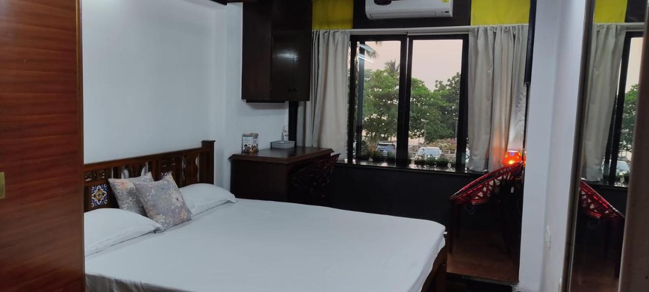 Cozy Private Ac Studio By The Sea Bandstand Bandra W Mumbai Nr Taj Lands End Apartment Exterior photo