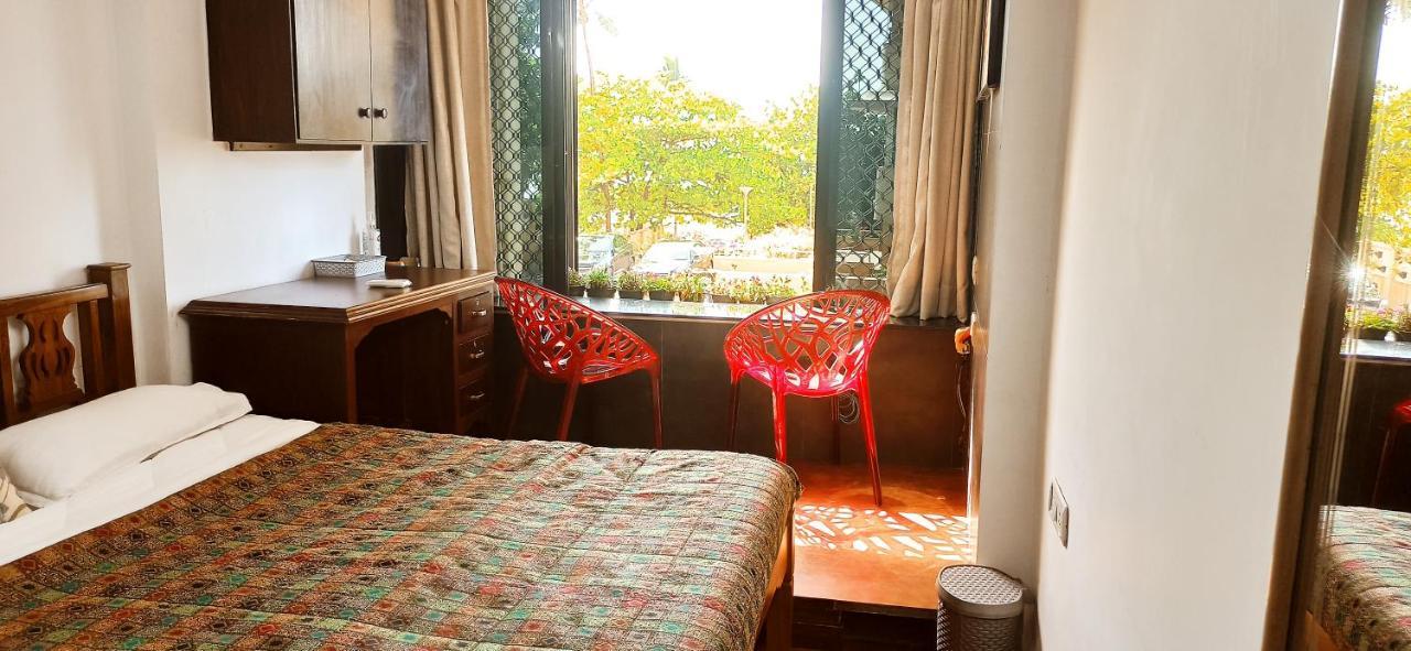 Cozy Private Ac Studio By The Sea Bandstand Bandra W Mumbai Nr Taj Lands End Apartment Exterior photo